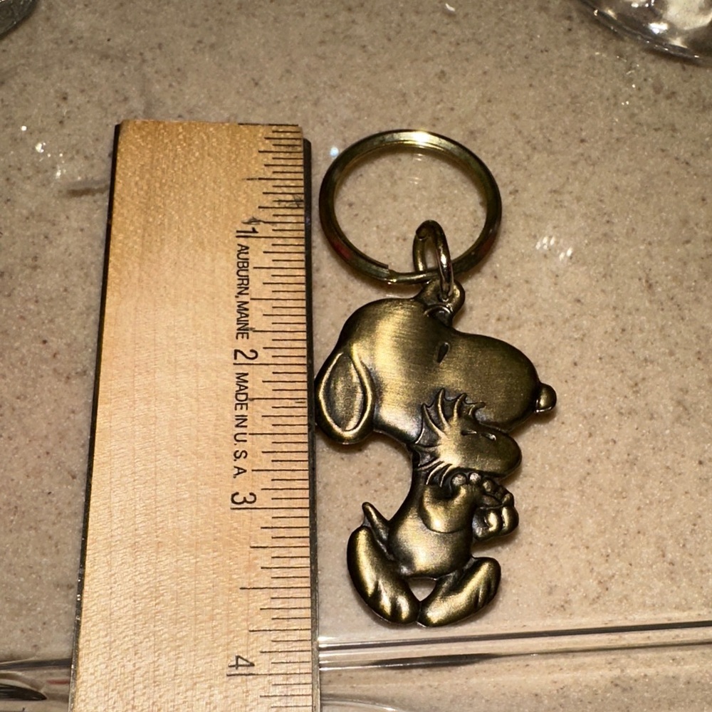 Rare-1958 brass Snoopy and Woodstock keychain United Features Syndicate, Inc. - Picture 3 of 5